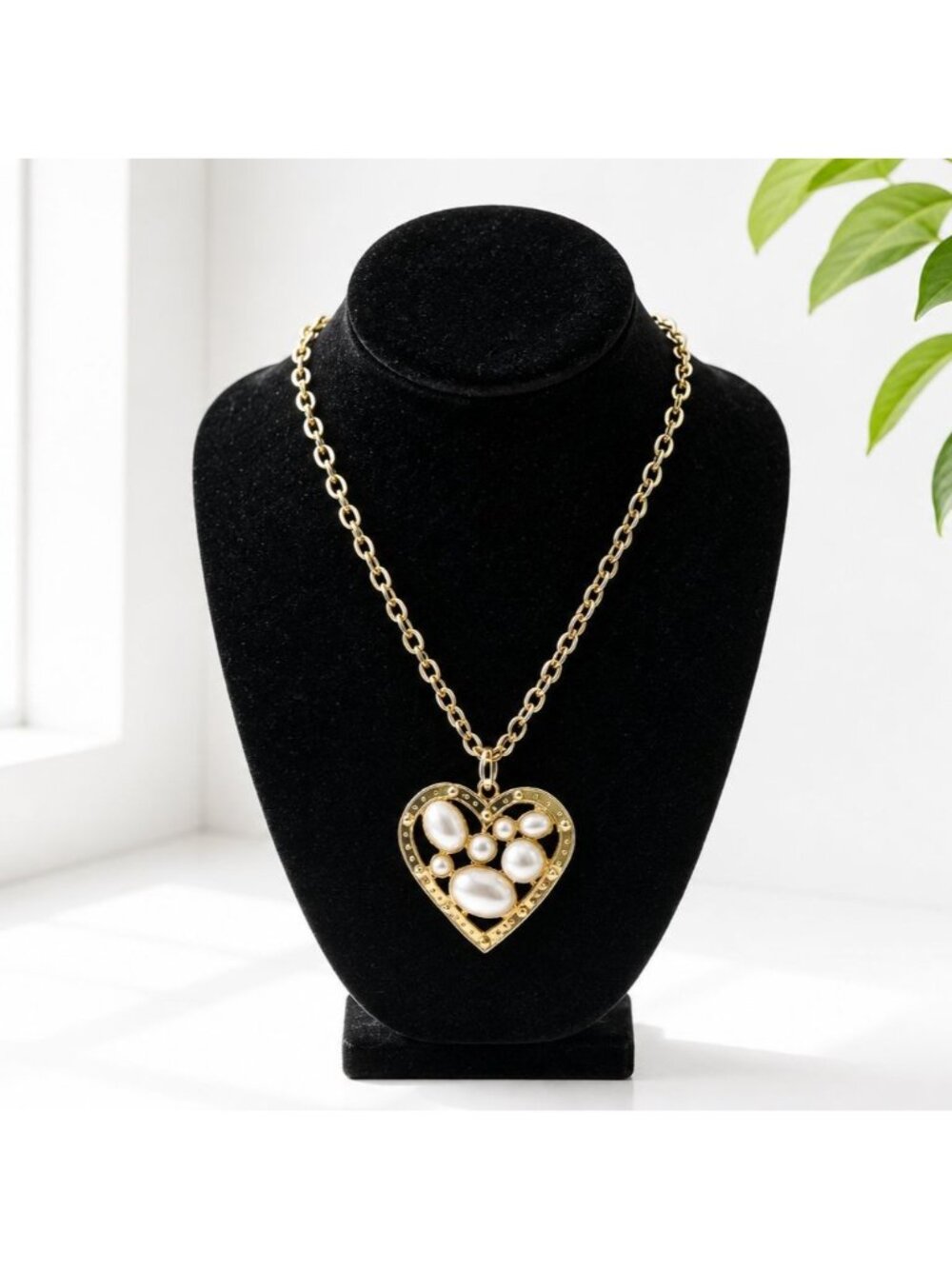 Gold Tone Heart Pendant Necklace With Faux Pearls &‎ Chain Design 20-Inch Length